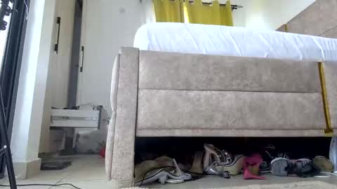 Snapshot of 24sweetlovey5643857 chatting on February 23, 9:55 am Sweetlove online show from February 23, 9:55 am