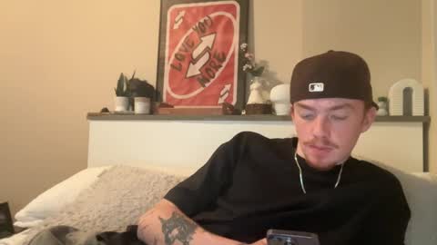 Snapshot of 26sneakers chatting on February 19, 2:44 am 26sneakers online show from February 19, 2:44 am