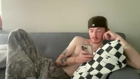 Snapshot of 26sneakers chatting on October 27, 10:14 pm 26sneakers online show from October 27, 10:14 pm