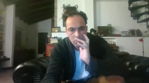 Snapshot of 27lv27 chatting on December 22, 6:16 pm 27lv27 online show from December 22, 6:16 pm