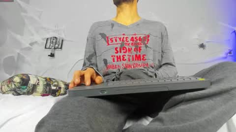 2_fire online show from October 24, 8:38 pm