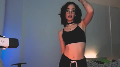 Snapshot of 2b_ chatting on January 8, 4:04 am Sasha weekend from 14 to 27 November online show from January 8, 4:04 am