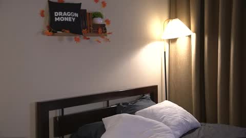 Elley  online show from October 24, 6:54 am