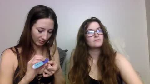2girls1link online show from January 8, 4:12 am