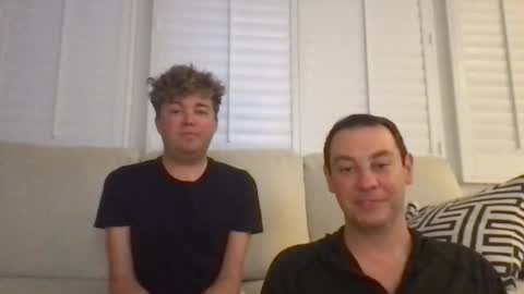Snapshot of 2hungboys chatting on April 25, 6:49 am Roommates online show from April 25, 6:49 am