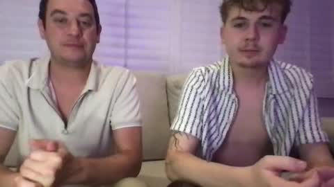 Snapshot of 2hungboys chatting on July 13, 3:09 am Roommates online show from July 13, 3:09 am