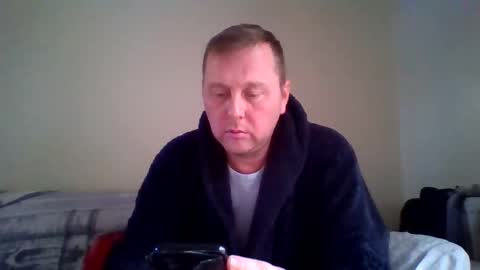 Snapshot of 2ndlipeater chatting on November 26, 9:10 am Girts online show from November 26, 9:10 am