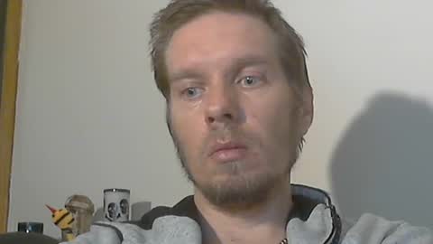 2small4you83 online show from January 12, 5:33 pm