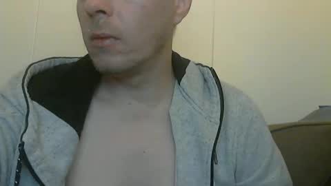 2small4you83 online show from November 26, 7:59 pm