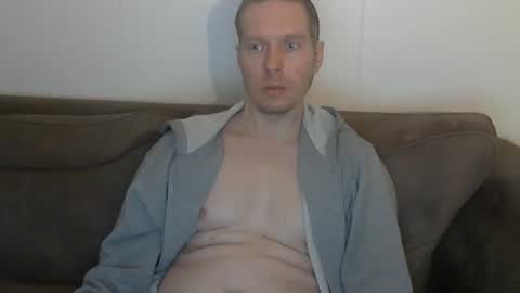 2small4you83 online show from February 13, 11:28 am