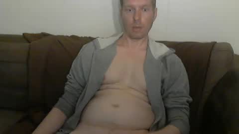 2small4you83 online show from June 21, 6:27 am