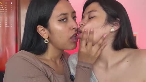 Snapshot of 2summerlove2 chatting on March 8, 2:43 pm Dalilah and Tarah online show from March 8, 2:43 pm