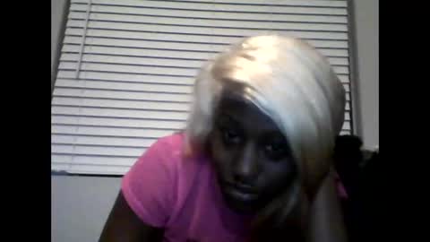 Snapshot of 304divinekarma chatting on October 26, 4:18 am GamerBaddieLux online show from October 26, 4:18 am