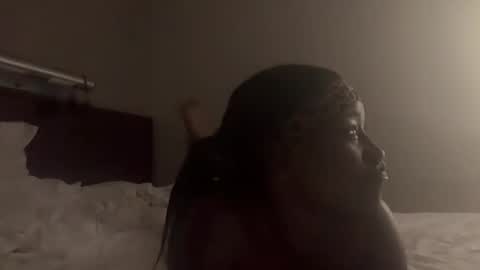 Snapshot of 304divinekarma chatting on November 12, 7:42 am GamerBaddieLux online show from November 12, 7:42 am