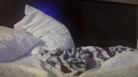 GamerBaddieLux online show from December 1, 5:18 pm