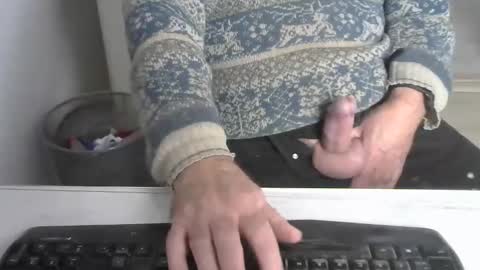 Snapshot of 3390soeren chatting on February 17, 12:56 pm Soeren online show from February 17, 12:56 pm