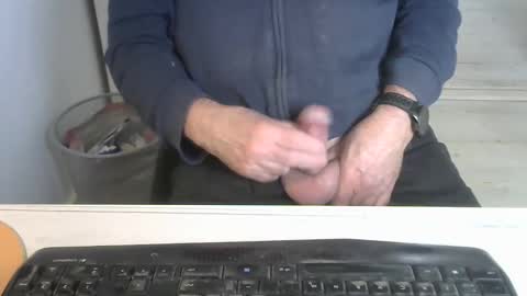 Snapshot of 3390soeren chatting on February 27, 12:27 pm Soeren online show from February 27, 12:27 pm