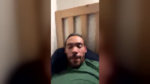 Snapshot of 3_am chatting on August 4, 2:04 am 3_am online show from August 4, 2:04 am