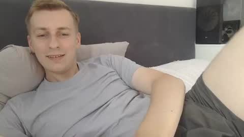 Snapshot of 3andy3 chatting on July 6, 6:43 am Andy online show from July 6, 6:43 am