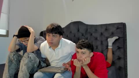 Guy 1  Guy 2  Guy 3. online show from November 13, 7:46 pm