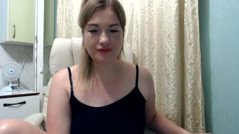 Snapshot of 3sweetcandy3 chatting on June 22, 10:51 pm 3sweetcandy3 online show from June 22, 10:51 pm