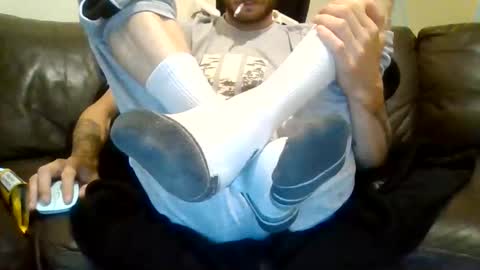 Snapshot of 420feetloverr420 chatting on June 11, 2:11 am 420feetloverr420 online show from June 11, 2:11 am
