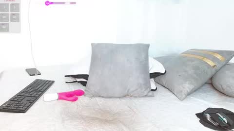 493ashlyfoxx online show from February 13, 2:18 am