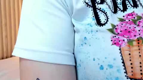 Snapshot of 4ngel_greey chatting on September 23, 11:41 pm ... .     Angel     . ... online show from September 23, 11:41 pm