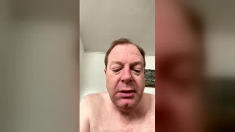 Snapshot of 4rtt43 chatting on February 21, 9:43 am robert online show from February 21, 9:43 am