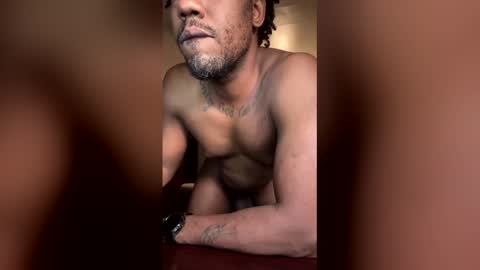 Snapshot of 516mandingo chatting on February 9, 10:03 pm MrCummALot online show from February 9, 10:03 pm