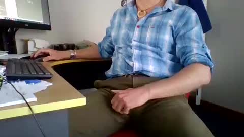 555tony555 online show from December 8, 9:30 pm