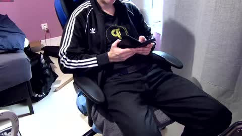 Larese Carlo online show from February 8, 9:03 am