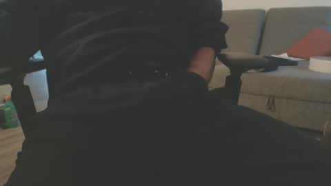 Snapshot of 64293boy chatting on February 9, 4:18 pm 64293boy online show from February 9, 4:18 pm