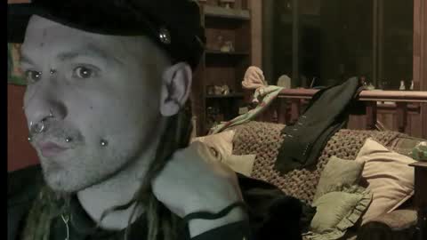 GG Alien online show from March 1, 9:18 am