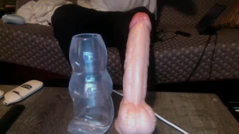 Snapshot of 69ass_tastic chatting on February 9, 7:16 am Chris online show from February 9, 7:16 am