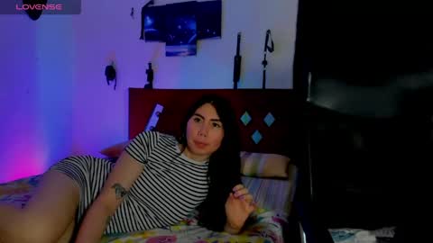 69blackwhite online show from May 12, 12:41 am