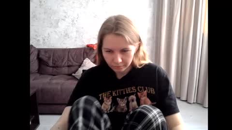 Snapshot of 69riley_reid69 chatting on February 16, 6:53 am 69Riley Reid69 online show from February 16, 6:53 am