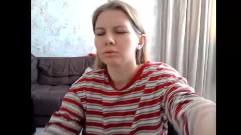 Snapshot of 69riley_reid69 chatting on February 19, 6:31 am 69Riley Reid69 online show from February 19, 6:31 am