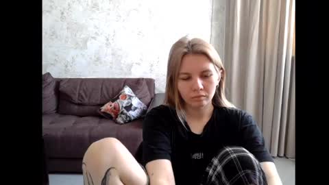 Snapshot of 69riley_reid69 chatting on March 18, 7:00 am 69Riley Reid69 online show from March 18, 7:00 am