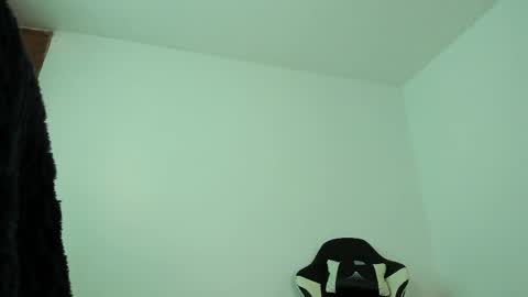 Snapshot of 77neferkitty77 chatting on April 2, 10:07 pm online show from April 2, 10:07 pm
