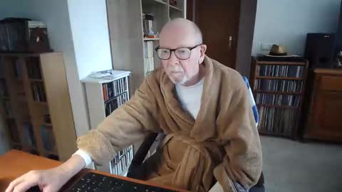  Papi  online show from January 17, 9:36 am