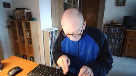  Papi  online show from March 18, 5:38 pm