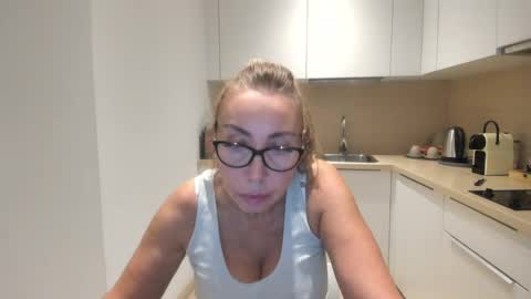 8ciara online show from November 13, 1:21 pm