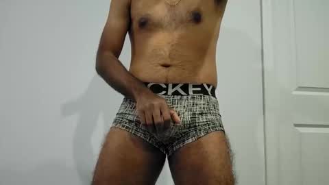 Snapshot of 8inch_desi chatting on October 29, 10:33 pm 8inch_desi online show from October 29, 10:33 pm