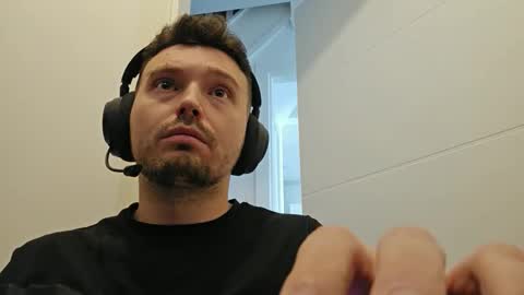 Snapshot of 8inchdude93 chatting on September 10, 10:37 am 8inchdude93 online show from September 10, 10:37 am