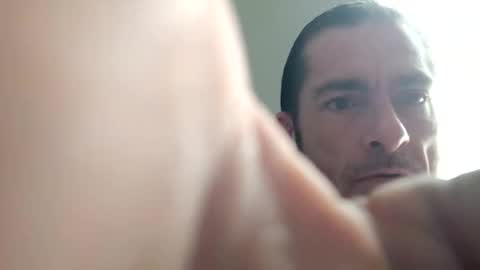 8intenn online show from December 20, 9:00 pm