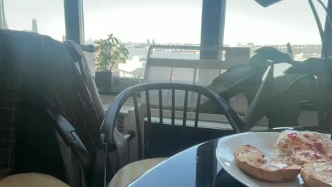 Snapshot of 8thsnd chatting on October 9, 2:48 pm huh online show from October 9, 2:48 pm