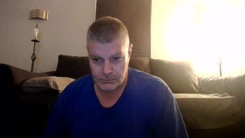 Snapshot of 989guy chatting on June 12, 6:18 pm 989guy online show from June 12, 6:18 pm