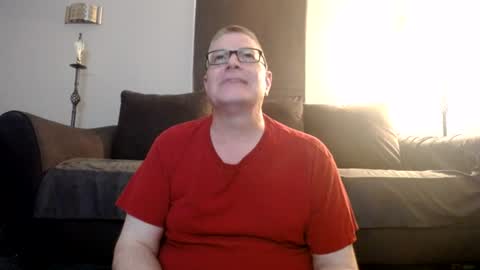Snapshot of 989guy chatting on June 14, 1:36 am 989guy online show from June 14, 1:36 am