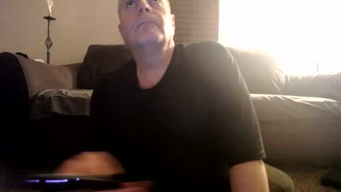 Snapshot of 989guy chatting on June 21, 11:29 pm 989guy online show from June 21, 11:29 pm